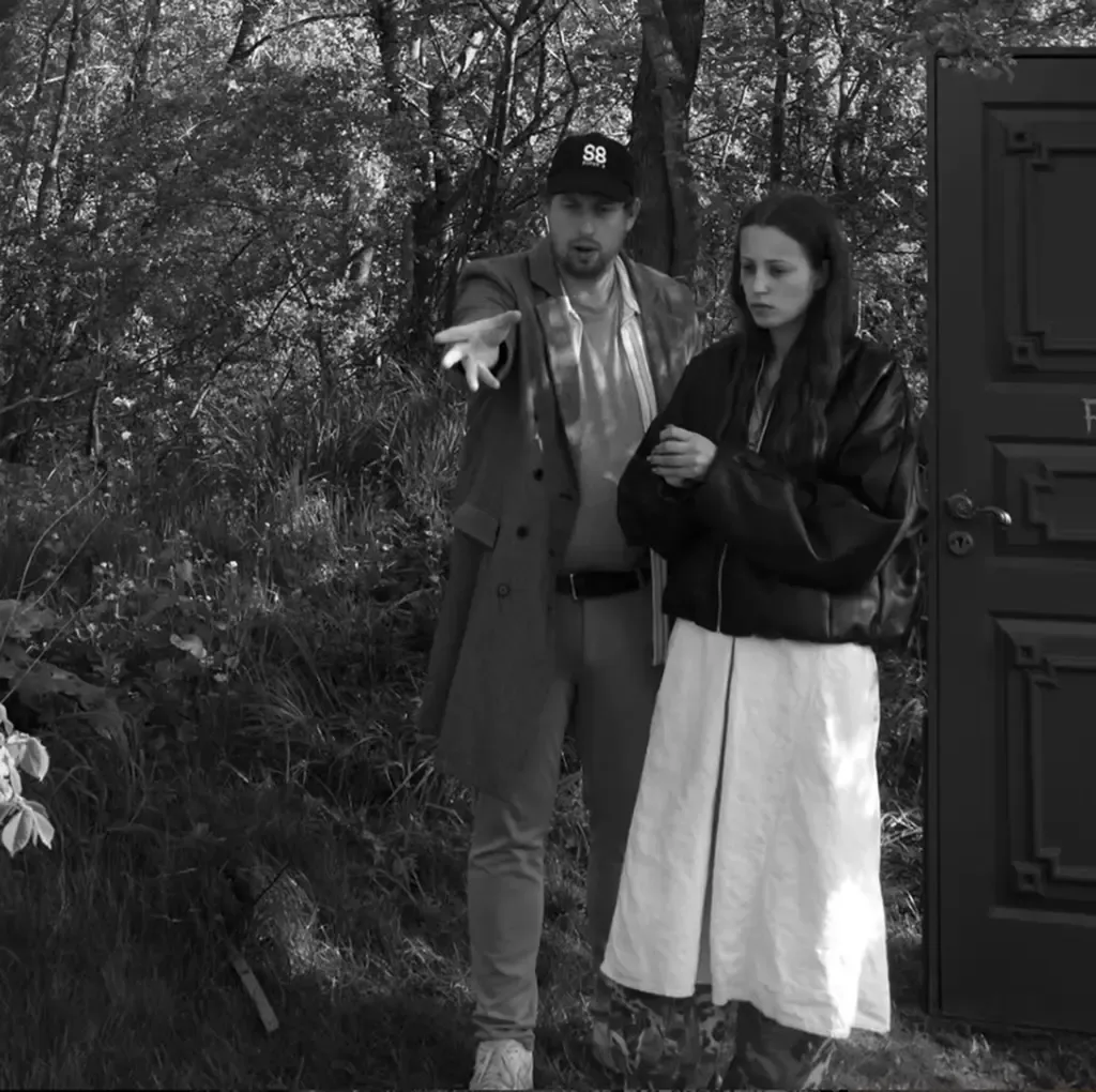 Behind the scenes billede